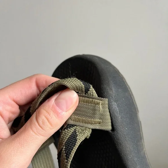 Chaco Womens Z/Cloud size 10 sandals, green and black patterned strap - Picture 6 of 6